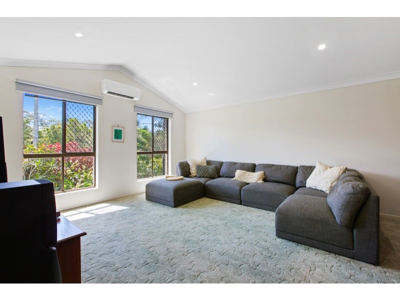 2 Banksia Street, Redland Bay QLD 4165