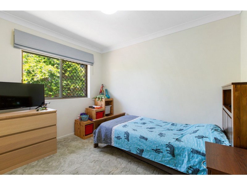 2 Banksia Street, Redland Bay QLD 4165