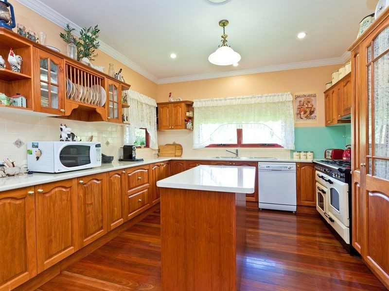 18 Grevillea Street, Redland Bay QLD 4165