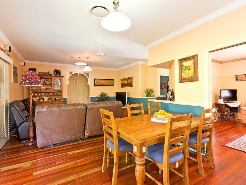 18 Grevillea Street, Redland Bay QLD 4165