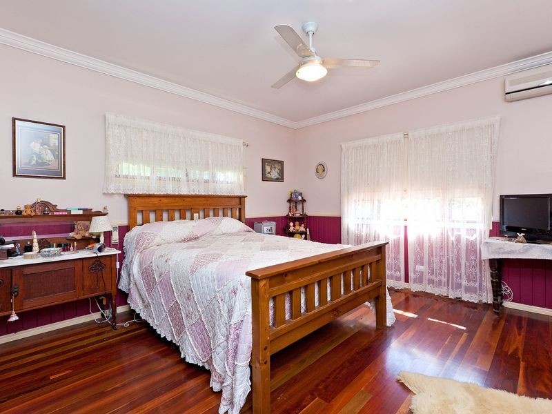 18 Grevillea Street, Redland Bay QLD 4165