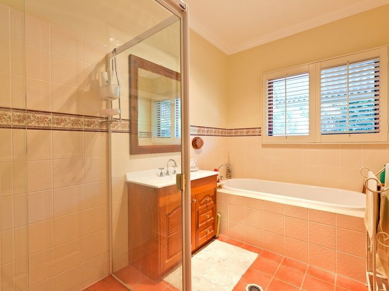 18 Grevillea Street, Redland Bay QLD 4165