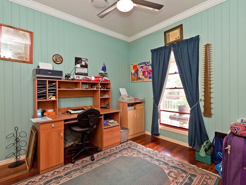 18 Grevillea Street, Redland Bay QLD 4165