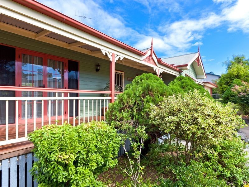 18 Grevillea Street, Redland Bay QLD 4165