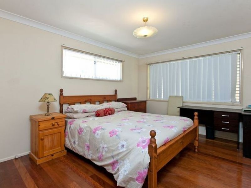 16 Taylor Cres, Cleveland QLD 4163