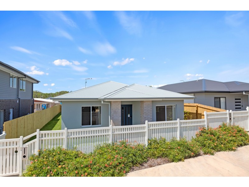 22 Shoreline Avenue, Redland Bay QLD 4165