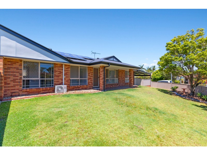 2/1 Club Crescent, Redland Bay QLD 4165