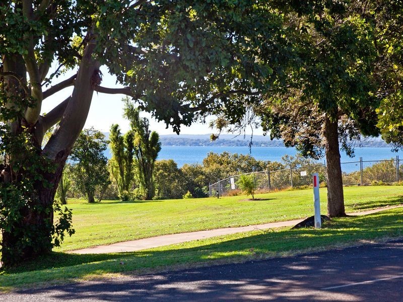 1 Dart Street, Redland Bay QLD 4165