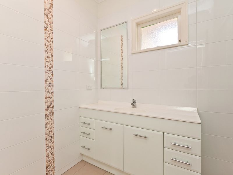 1 Dart Street, Redland Bay QLD 4165