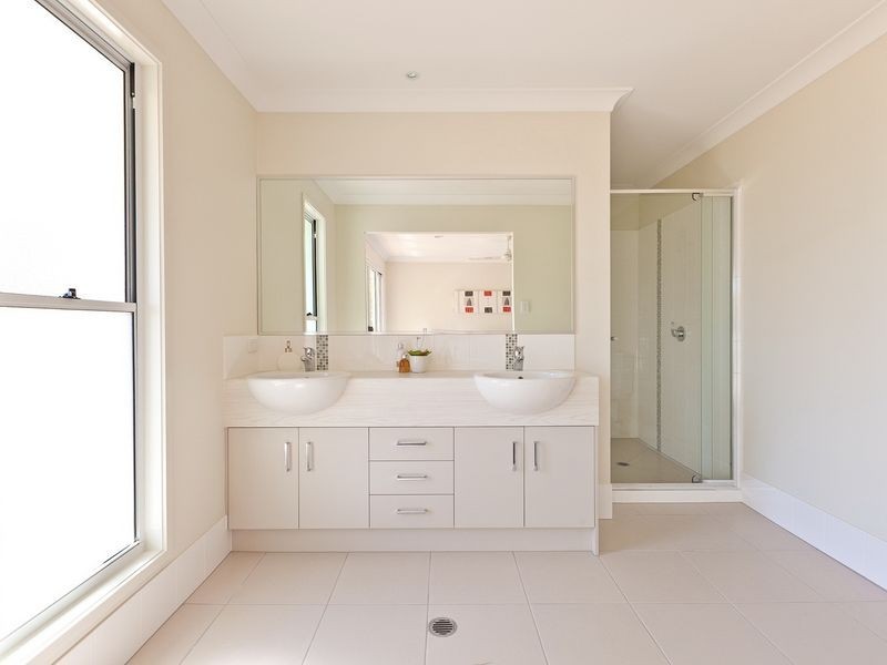 152 Bainbridge Street, Ormiston QLD 4160