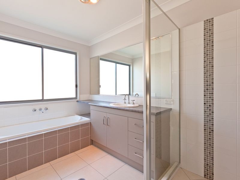 16b Long Street, Cleveland QLD 4163