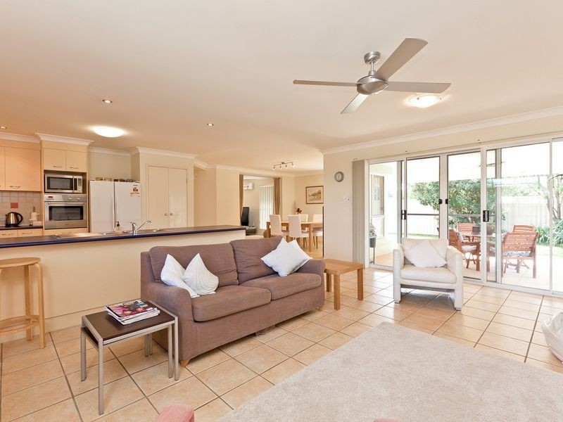 2 Manning Esplanade, Thornlands QLD 4164