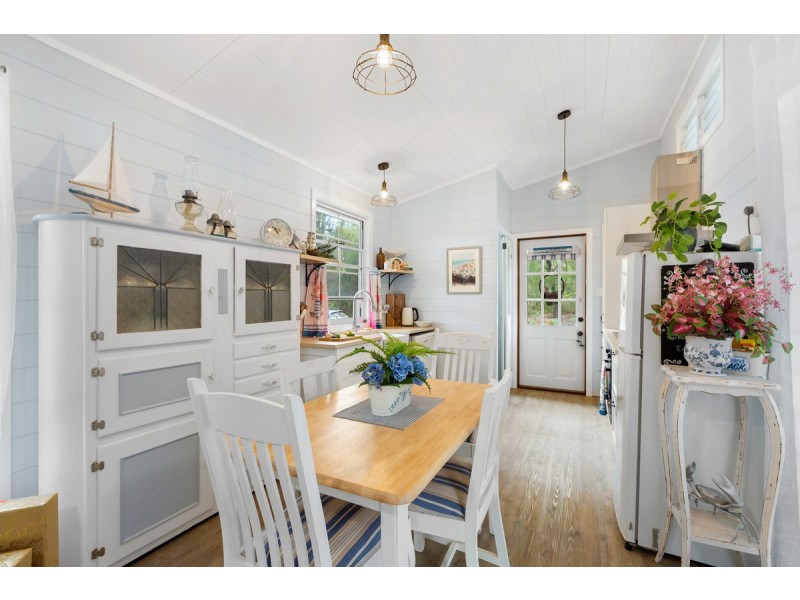 35 Cowderoy Drive, Russell Island QLD 4184