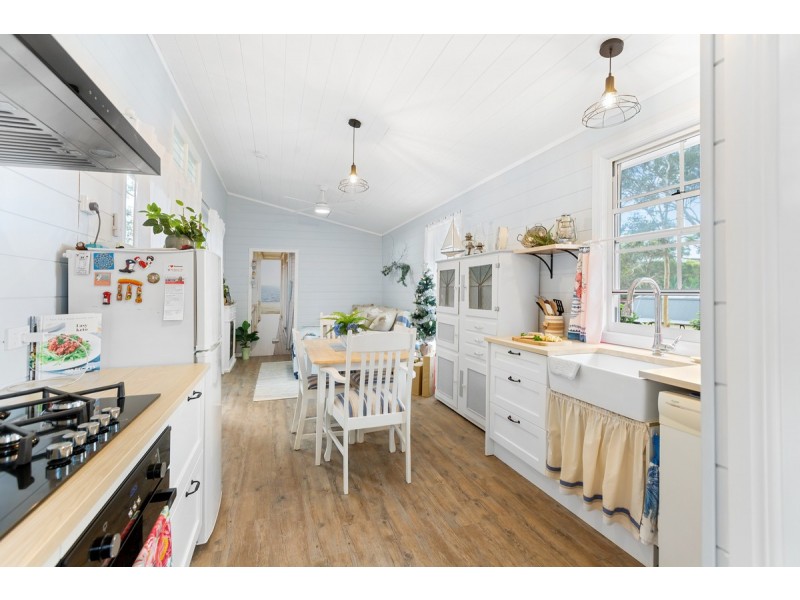 35 Cowderoy Drive, Russell Island QLD 4184