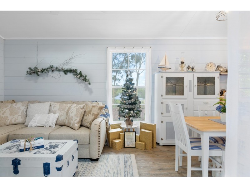 35 Cowderoy Drive, Russell Island QLD 4184