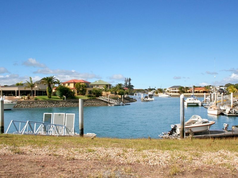 1 Bonaventure Court, Raby Bay QLD 4163