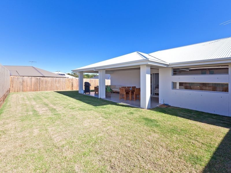 9 Daly Place, Redland Bay QLD 4165
