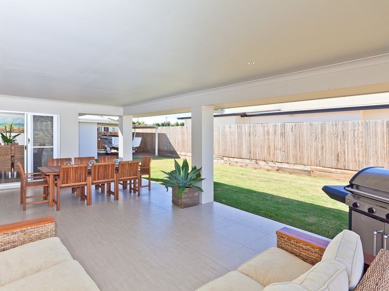 9 Daly Place, Redland Bay QLD 4165