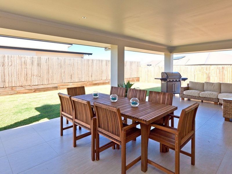 9 Daly Place, Redland Bay QLD 4165