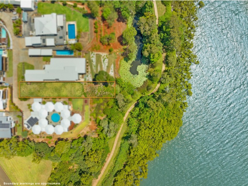 26 Wilson Esplanade, Redland Bay QLD 4165