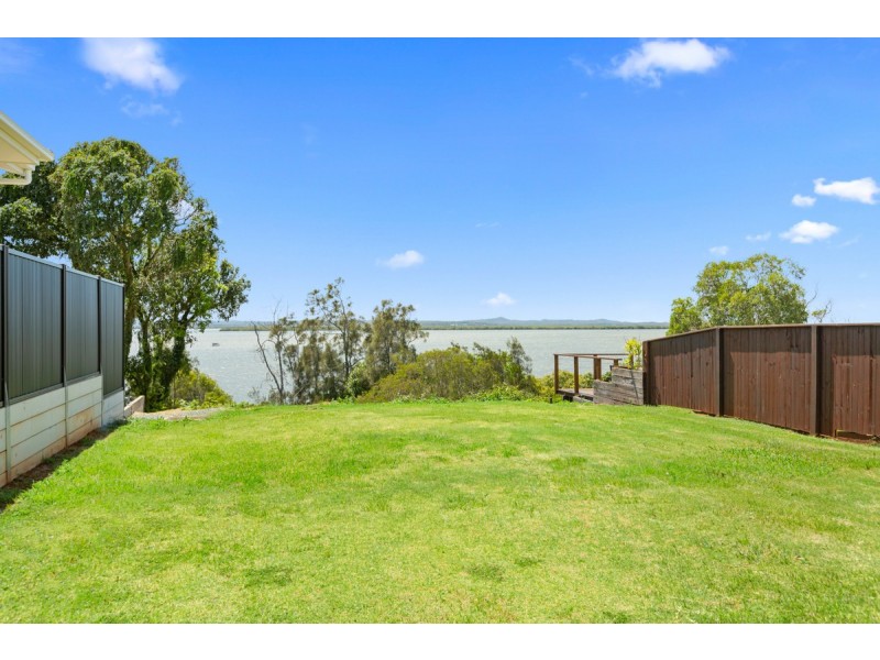 26 Wilson Esplanade, Redland Bay QLD 4165