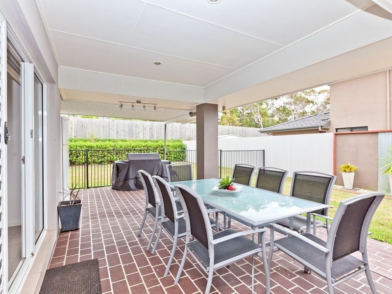 25 Aqua Crescent, Redland Bay QLD 4165