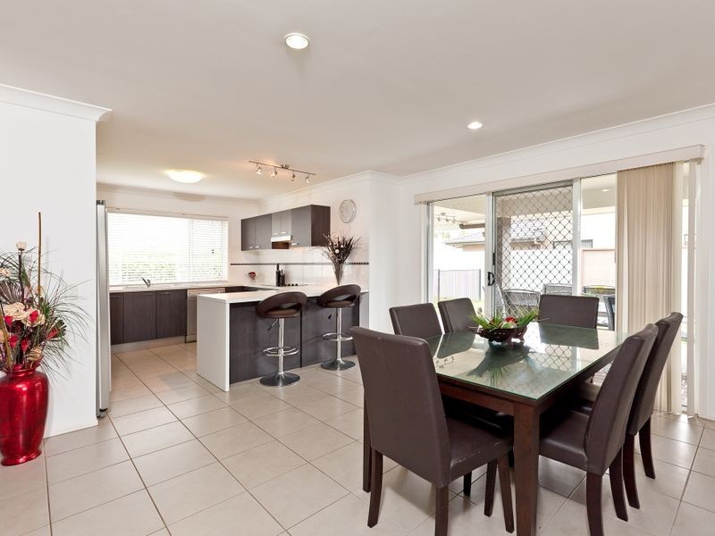 25 Aqua Crescent, Redland Bay QLD 4165