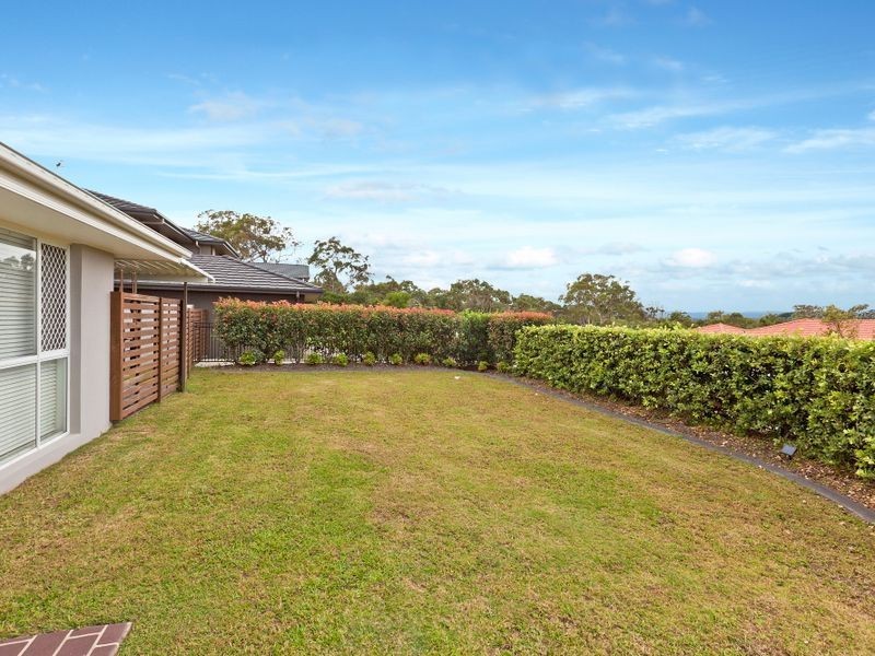 25 Aqua Crescent, Redland Bay QLD 4165