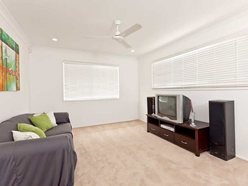 25 Aqua Crescent, Redland Bay QLD 4165