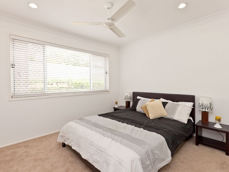 25 Aqua Crescent, Redland Bay QLD 4165