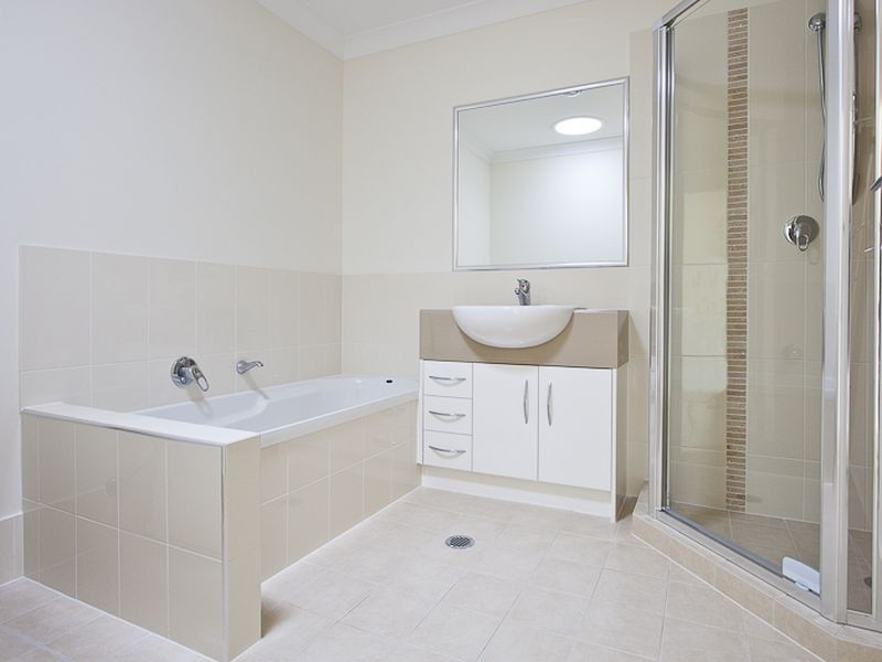 12 Valley Road, Wellington Point QLD 4160