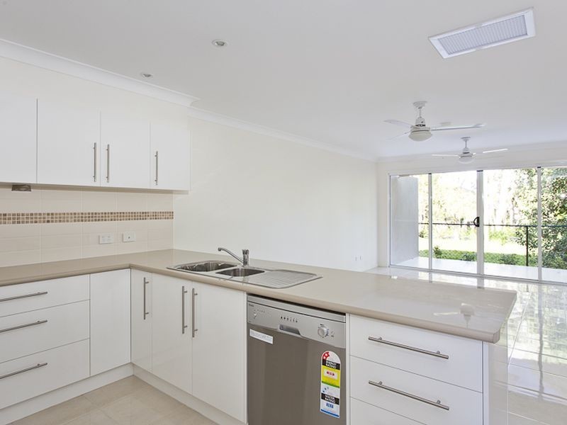 12 Valley Road, Wellington Point QLD 4160
