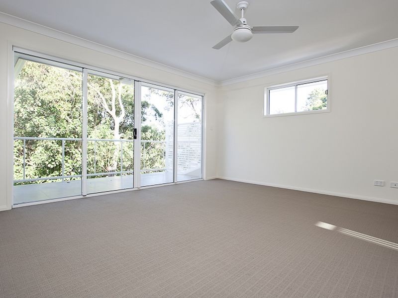 12 Valley Road, Wellington Point QLD 4160
