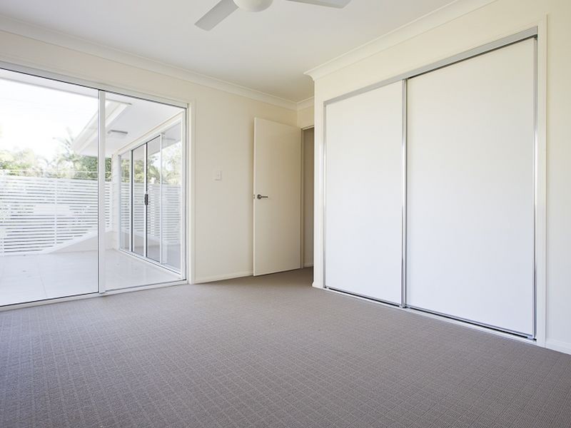 12 Valley Road, Wellington Point QLD 4160