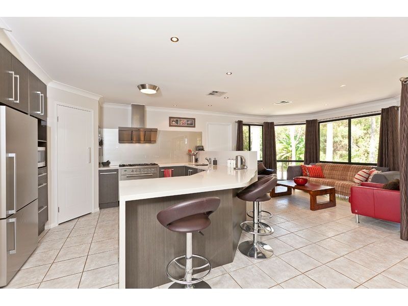 12 Grevillea Street, Redland Bay QLD 4165