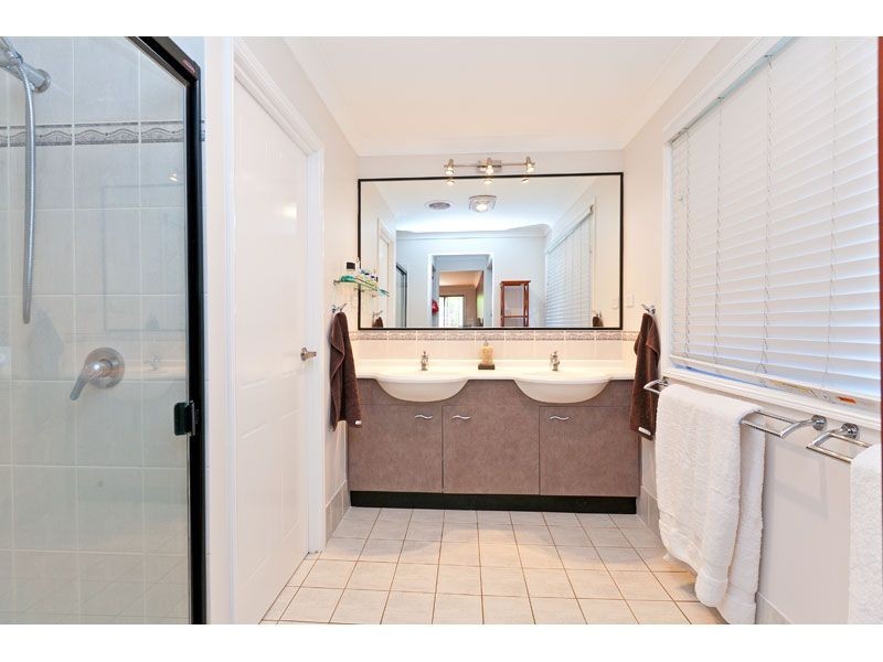 12 Grevillea Street, Redland Bay QLD 4165