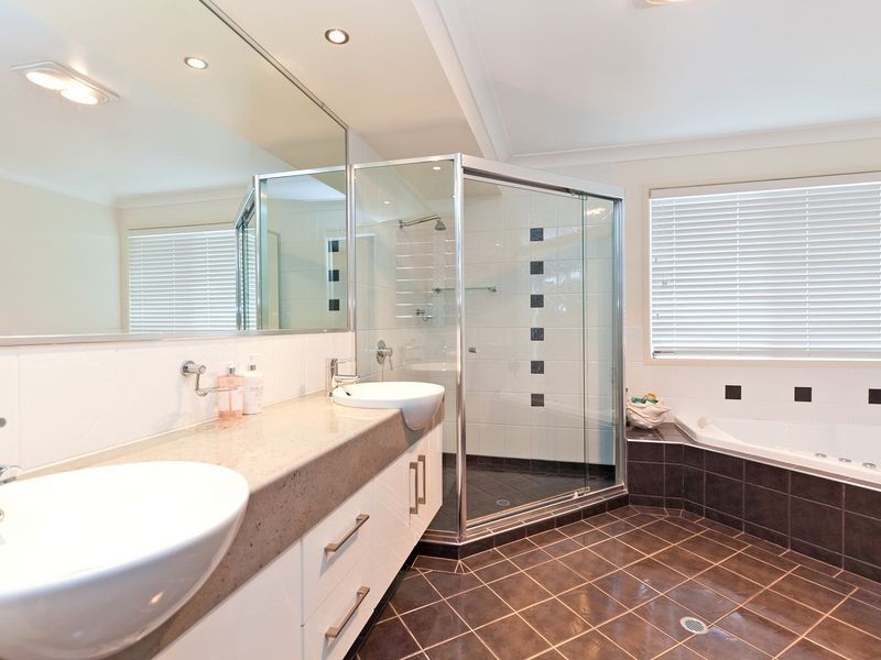 15 Thompson Street, Victoria Point QLD 4165