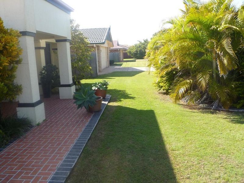 14 Bush Cherry Place, Thornlands QLD 4164