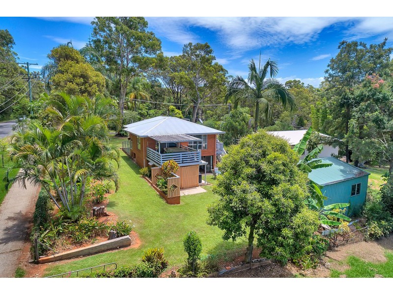 1 Wyena Avenue, Lamb Island QLD 4184