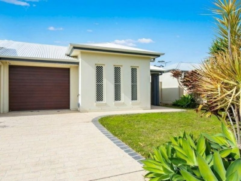 2/33 Haig Road, Birkdale QLD 4159