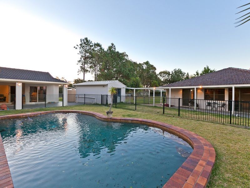 317 Woodlands Drive, Sheldon QLD 4157