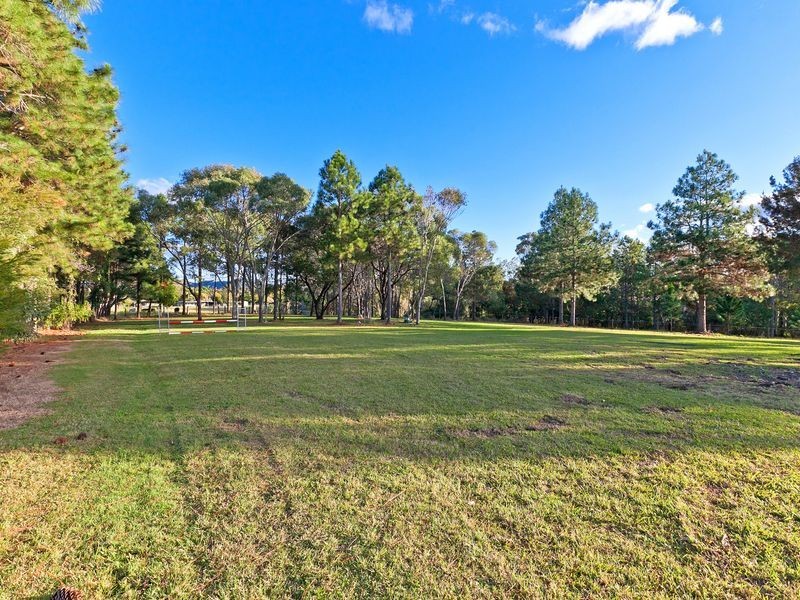 317 Woodlands Drive, Sheldon QLD 4157
