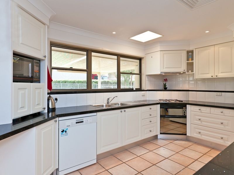 317 Woodlands Drive, Sheldon QLD 4157