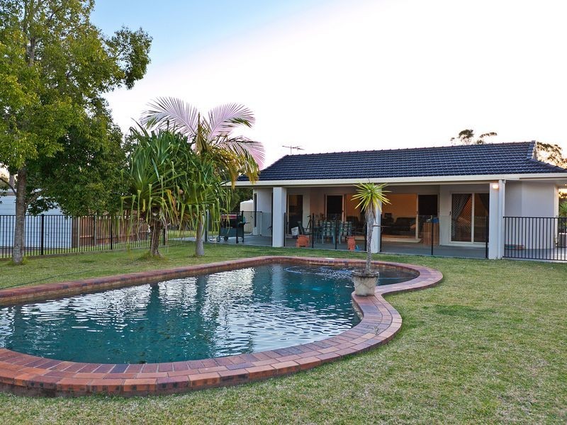 317 Woodlands Drive, Sheldon QLD 4157