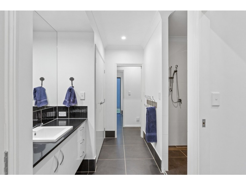 63 Waterville Drive, Thornlands QLD 4164