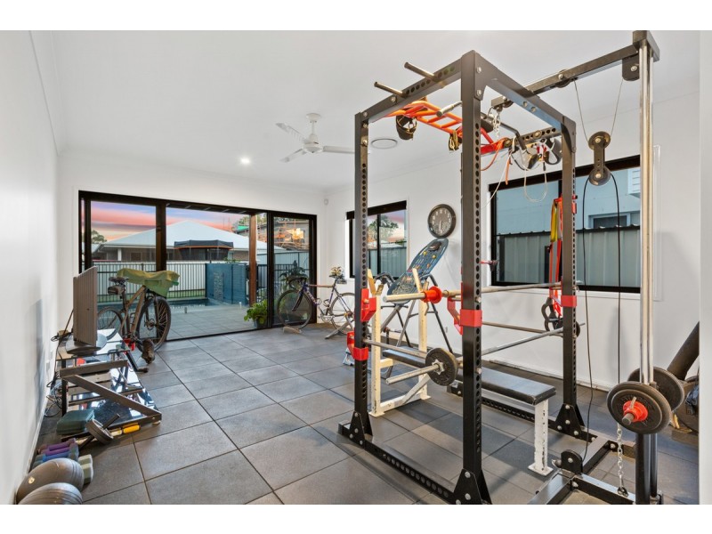 63 Waterville Drive, Thornlands QLD 4164