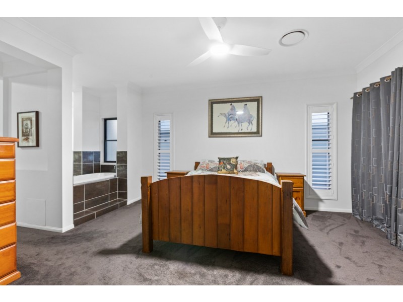 63 Waterville Drive, Thornlands QLD 4164