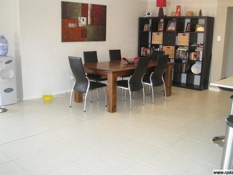 2 Foote Street, Redland Bay QLD 4165