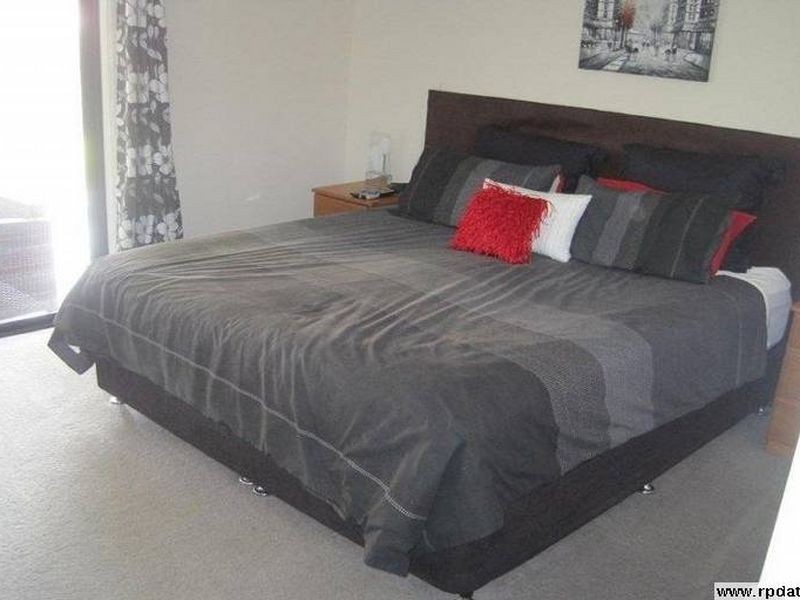 2 Foote Street, Redland Bay QLD 4165