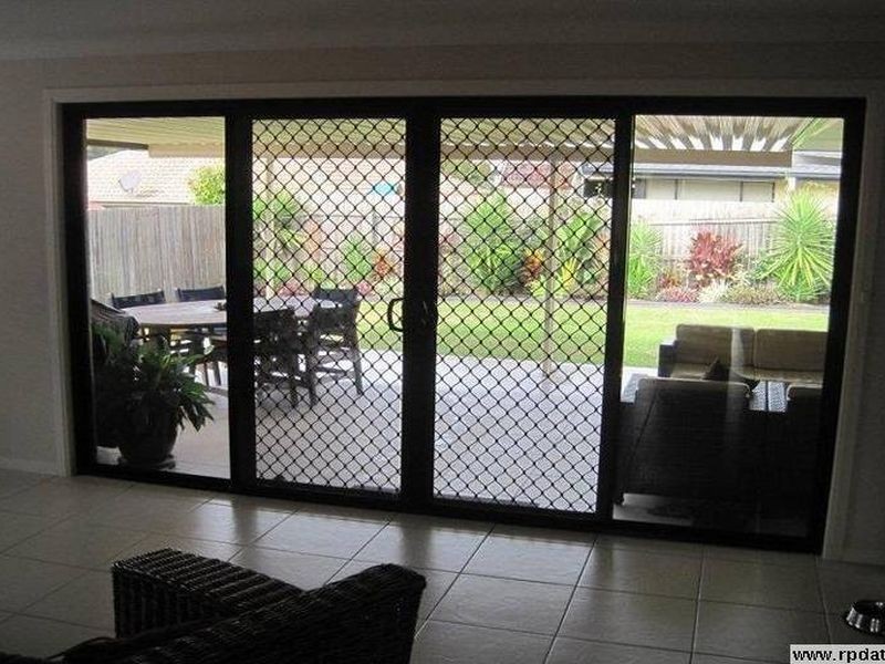 2 Foote Street, Redland Bay QLD 4165